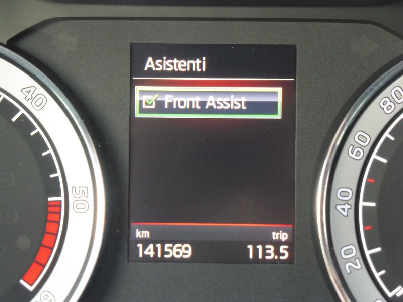 Škoda Superb (2018) Combi SportLine 2,0 TDI 140kW - fotka 19 z 28