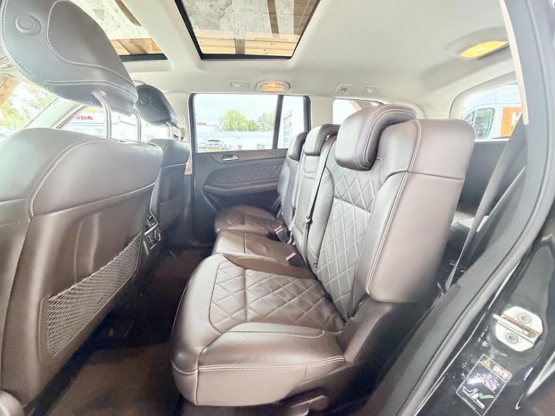 Mercedes-Benz GLS GL 400 4Matic - fotka 29 z 35
