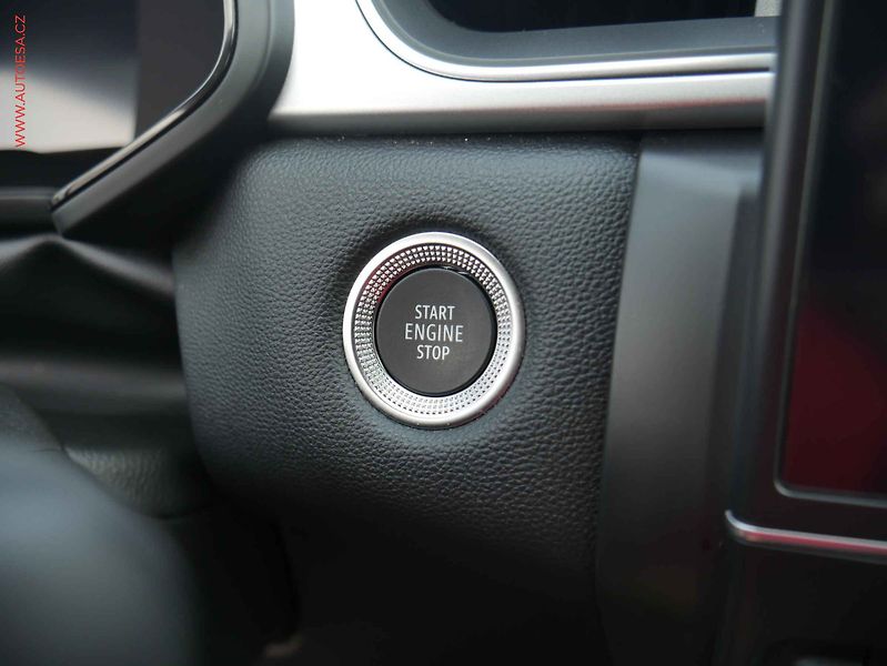 Renault Captur (2024) 1.3TCe, 1.maj,ČR, Techno - fotka 17 z 24