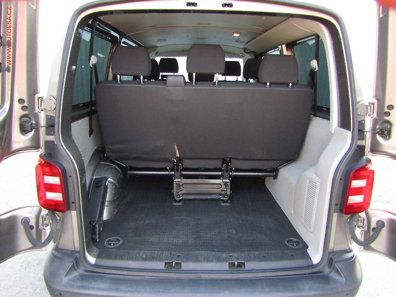Volkswagen Transporter (2018) 2.0TDi 8míst, 2.maj,ČR - fotka 7 z 21