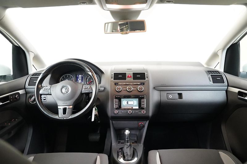 Volkswagen Touran - fotka 5 z 25