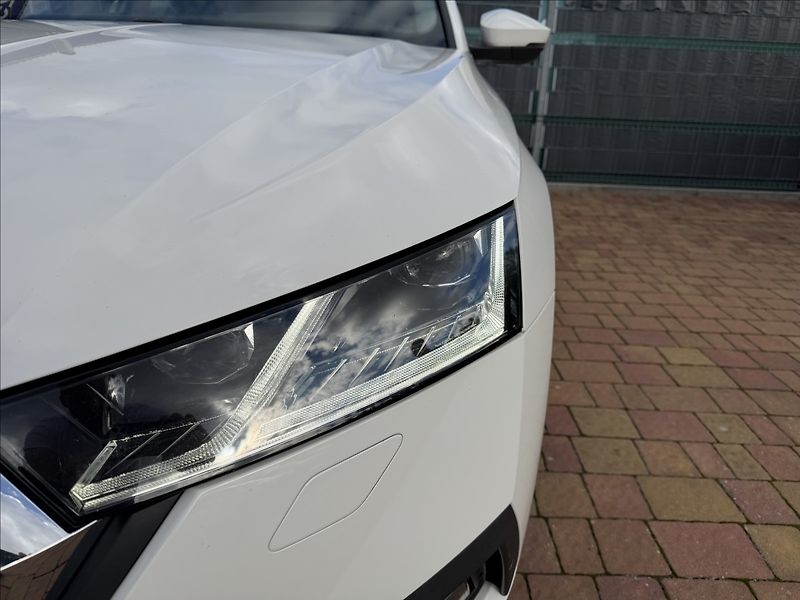 Škoda Octavia IV 2.0 TDI Ambition/Virtual/Fu - fotka 5 z 28