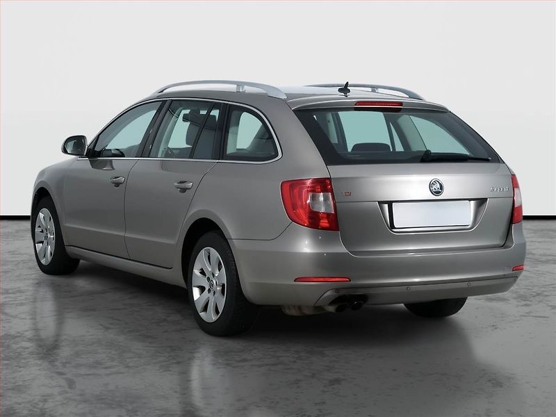 Škoda Superb (2011) 2.0 TDI, Serv.kniha, Xenony - fotka 4 z 16