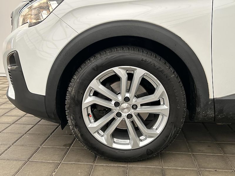 Peugeot 3008 1.2 T ACTIVE - fotka 9 z 26