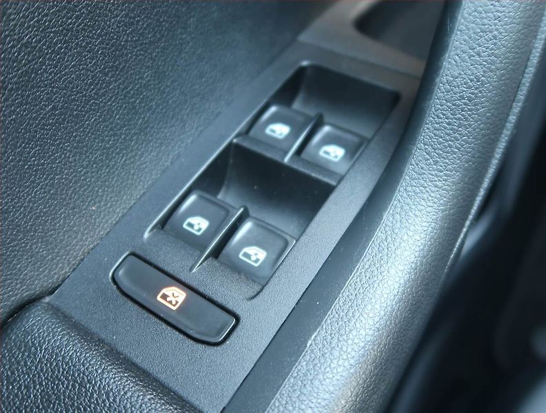 Škoda Octavia (2019) 1.5 TSI, Serv.kniha, Navi - fotka 17 z 17