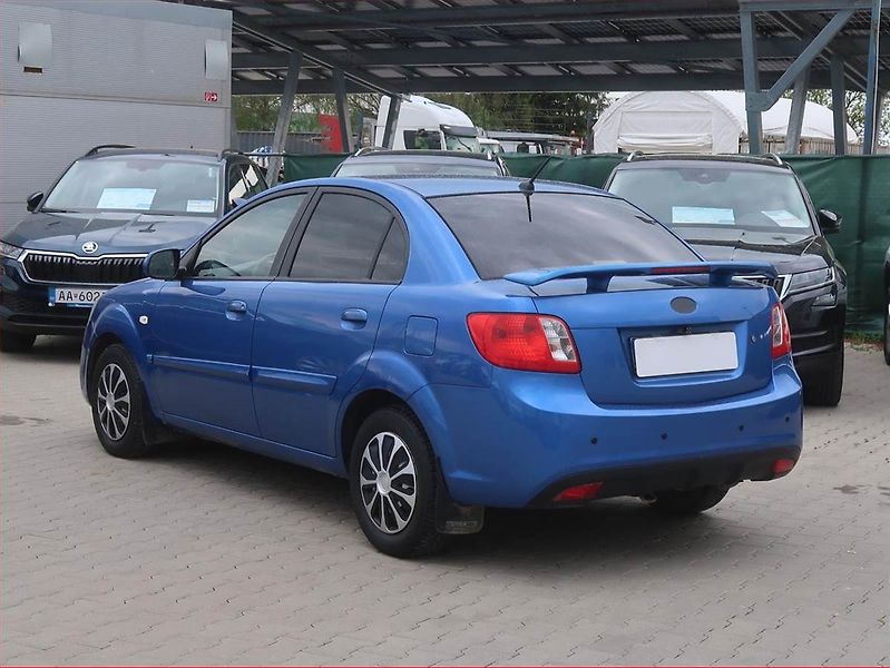 Kia Rio (2010) 1.4 16V, po STK, jezdí skvěle - fotka 4 z 14
