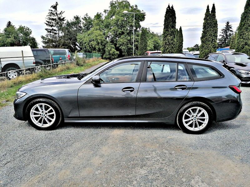 BMW Řada 3 (2022) 2.0 318IA 115kW Kůže - fotka 7 z 36