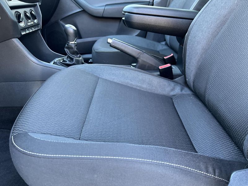 Škoda Rapid 1.2TSi 63kw PŮVOD ČR KLIMA ALU - fotka 11 z 37