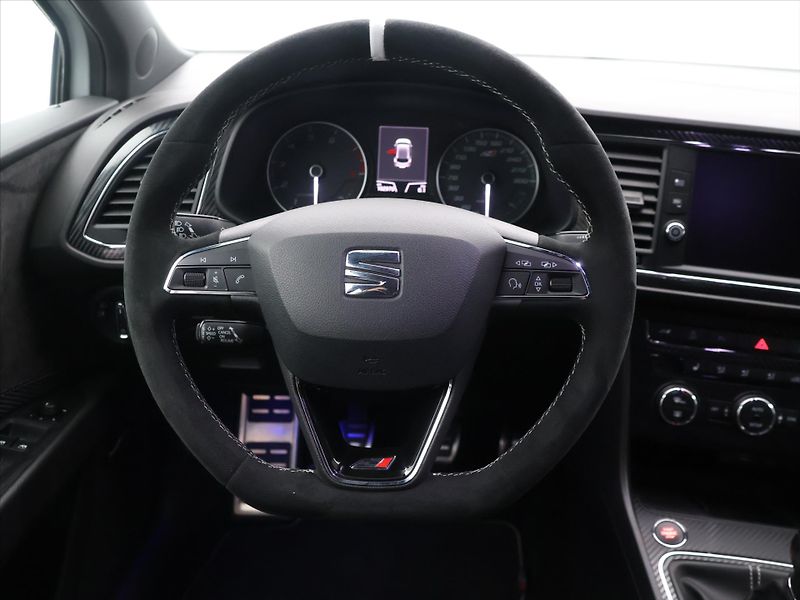 Seat Leon Cupra 2,0 TSI 221kW LED 1.Maj. - fotka 13 z 28