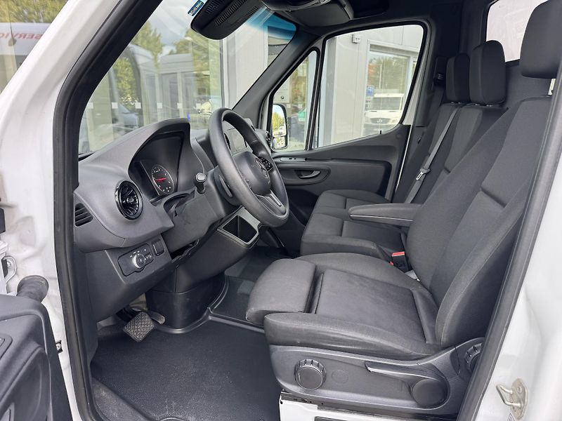 Mercedes-Benz Sprinter (2022) 317CDi Aut.Navi,Kamera,Tažné - fotka 16 z 22