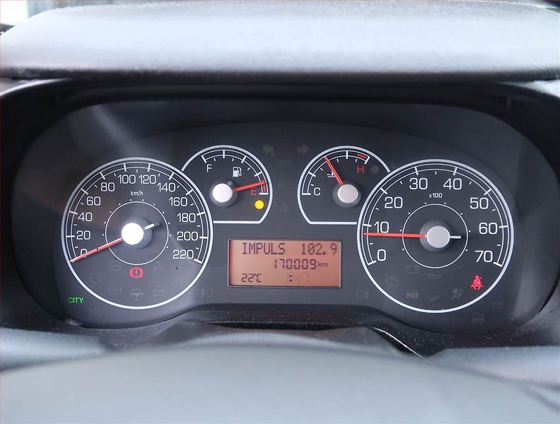 Fiat Punto (2007) 1.4, po STK, jezdí dobře - fotka 11 z 14
