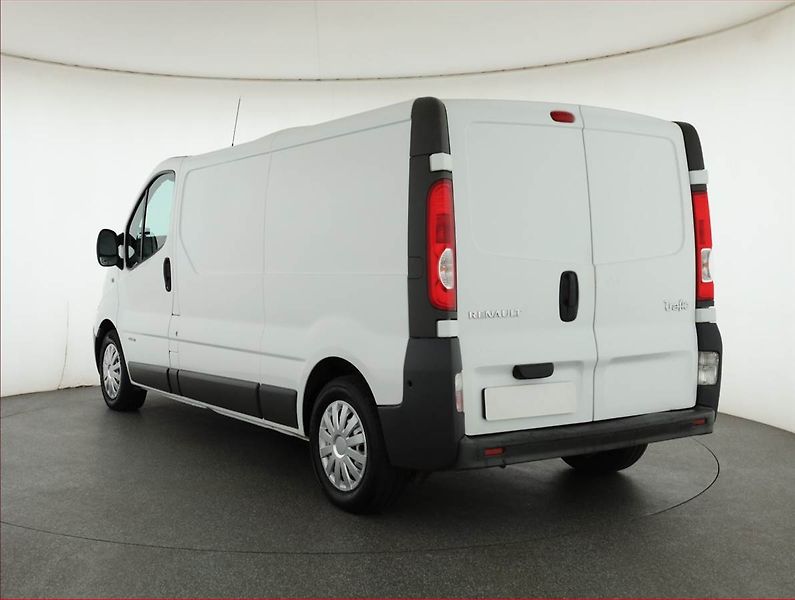 Renault Trafic (2013) 2.0 dCi, 1Maj - fotka 4 z 17
