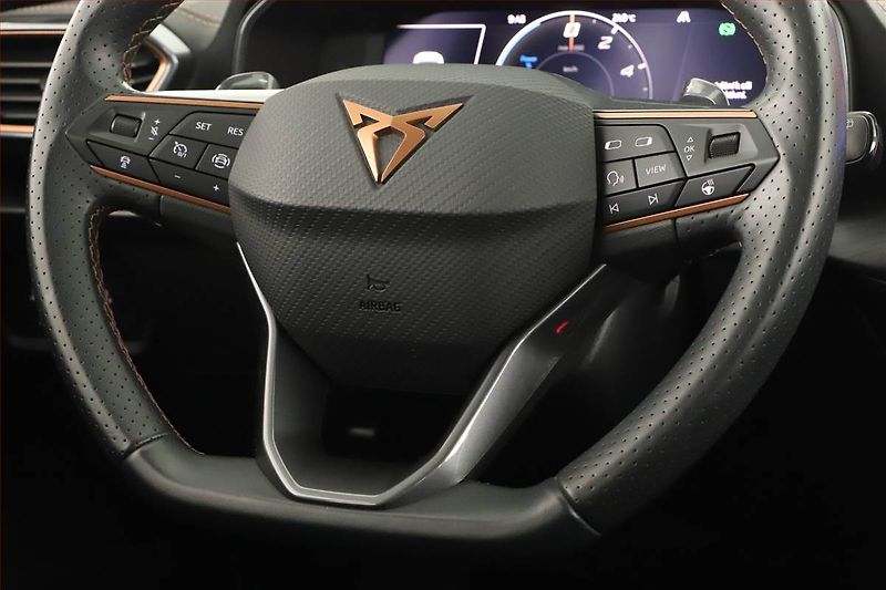 Cupra Formentor (2023) 1.4 e-Hybrid - fotka 22 z 28