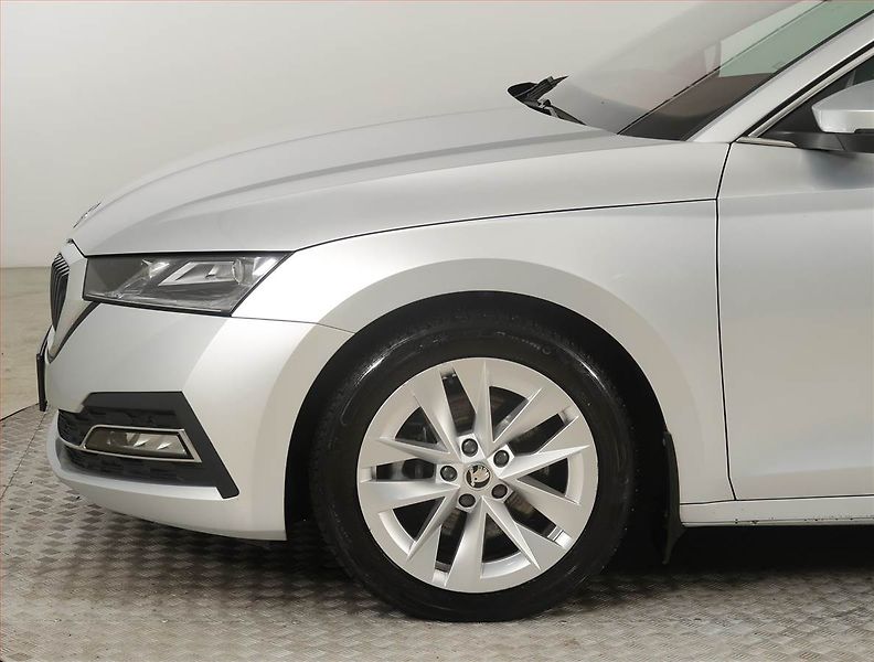 Škoda Octavia (2022) Style Plus 2.0 TSI - fotka 15 z 26