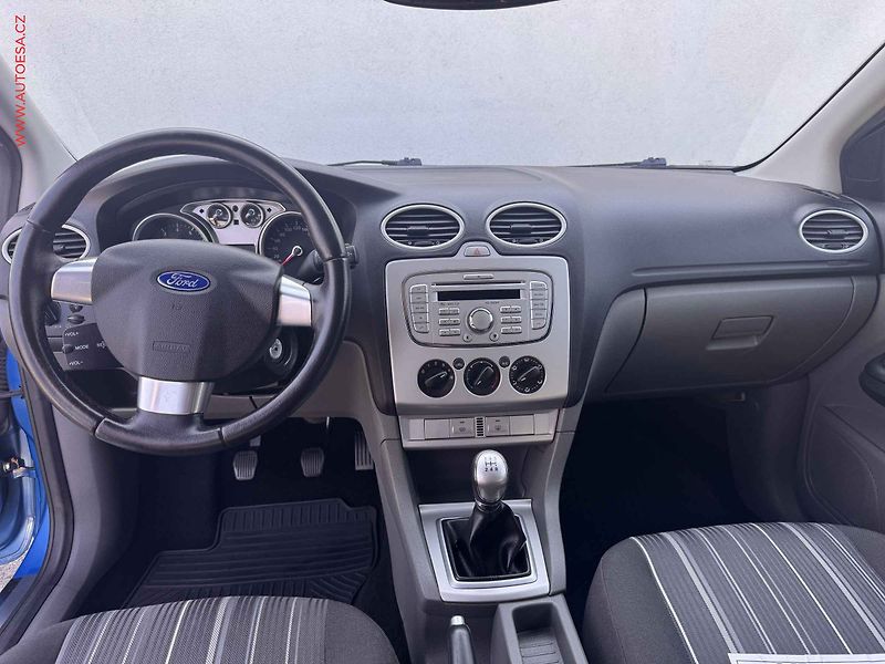 Ford Focus (2008) 1.6i, 2.maj,ČR, AC - fotka 8 z 12