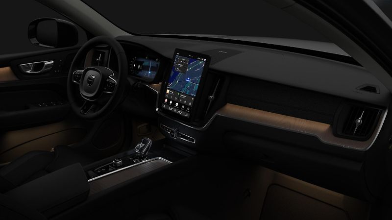 Volvo XC60 (2026) B5 AWD PLUS DARK AUT - fotka 13 z 14