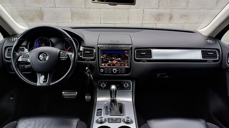 Volkswagen Touareg 3.0 TDI 193kW R-LINE-WEBASTO- - fotka 16 z 50