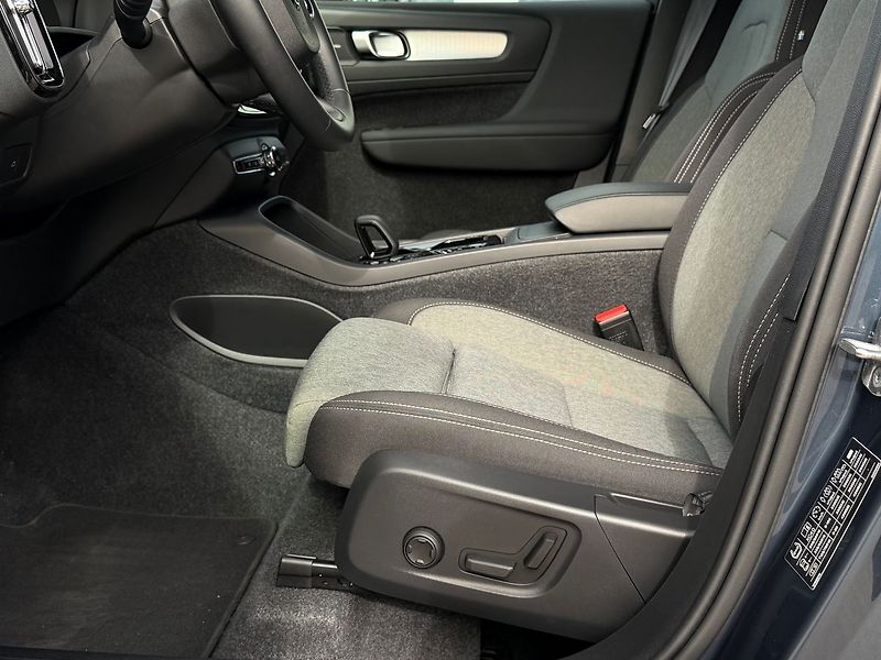 Volvo XC40 PLUS B4, B4, 360°, ACC, BLIS, - fotka 9 z 24