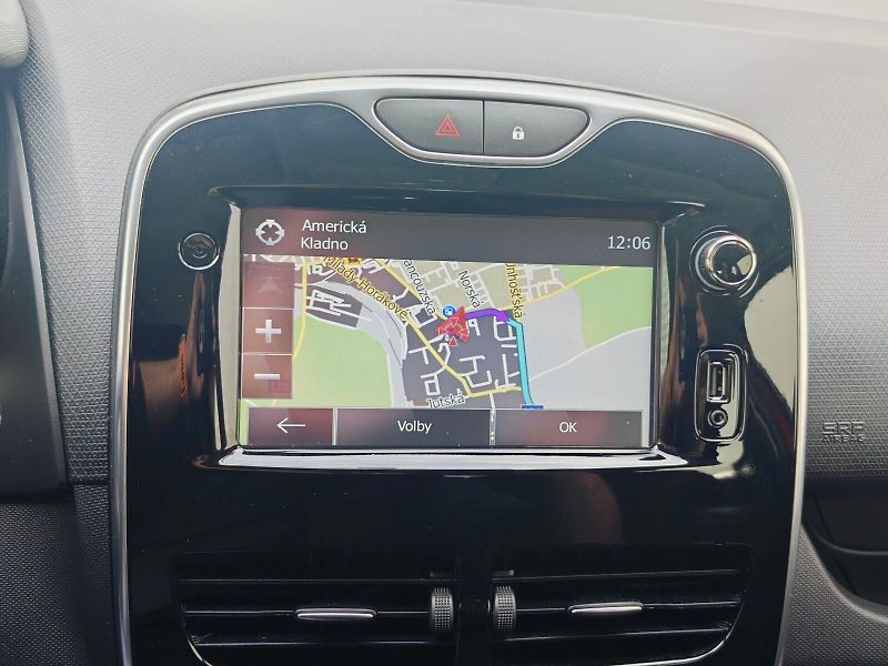 Renault Clio (2015) 1,2 16V 54 kW Limited - fotka 27 z 40
