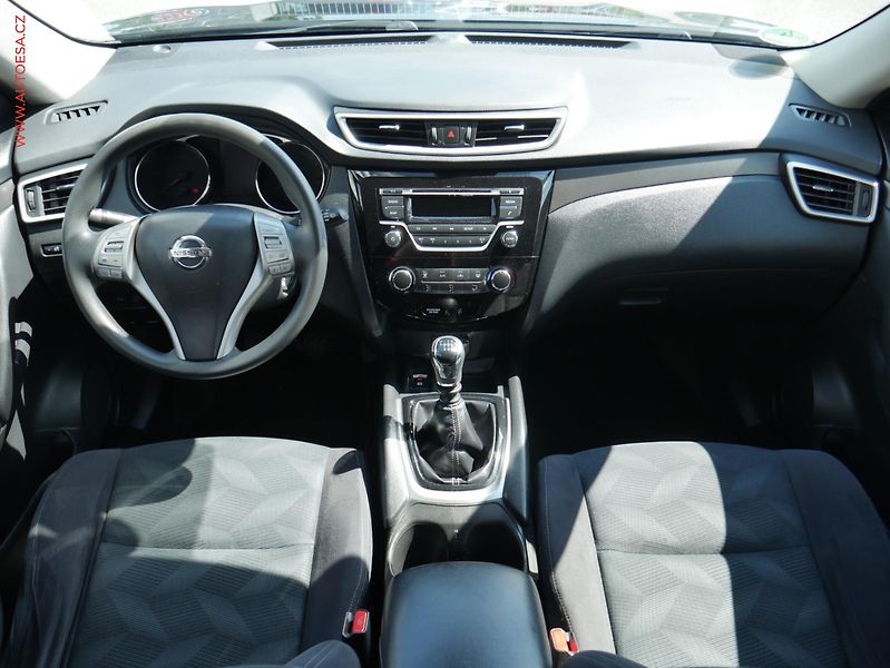Nissan X-Trail (2014) 1.6dCi, AC, TZ, park.čidla - fotka 8 z 20