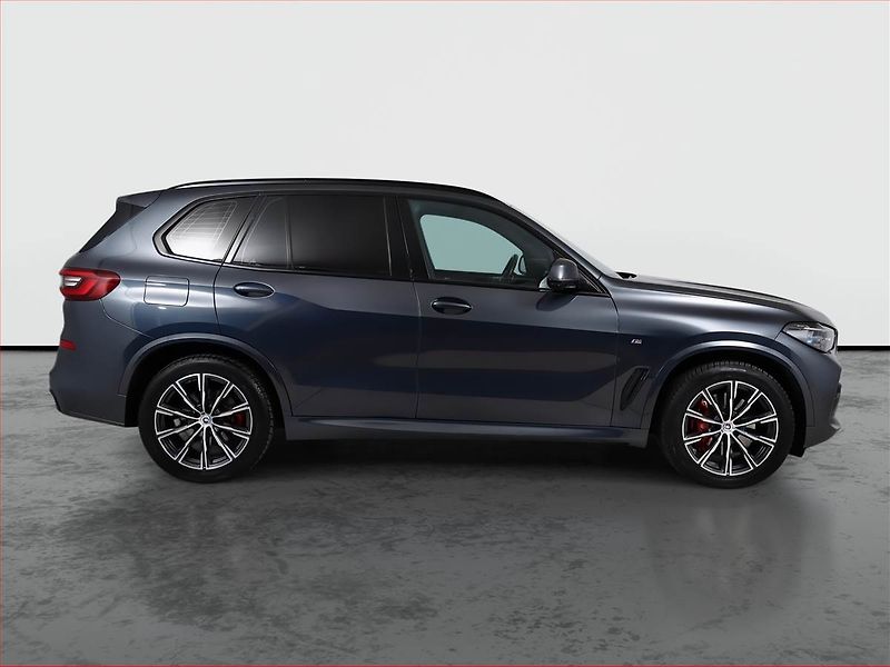 BMW X5 (2022) xDrive30d - fotka 6 z 25
