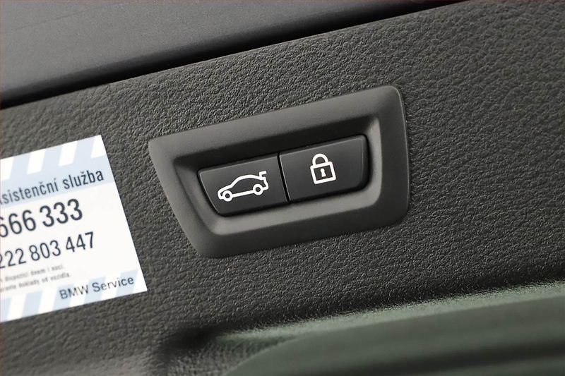 BMW X6 (2015) M Paket xDrive40d - fotka 13 z 20