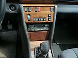 Mercedes-Benz 124 250 D - náhled 12