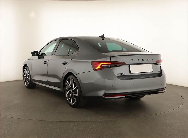 Škoda Octavia (2025) 2.0 TSI, Sportline, Automat - fotka 4 z 21