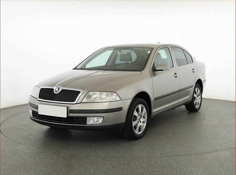 Škoda Octavia (2008) 1.9 TDI, po STK - fotka 2 z 14