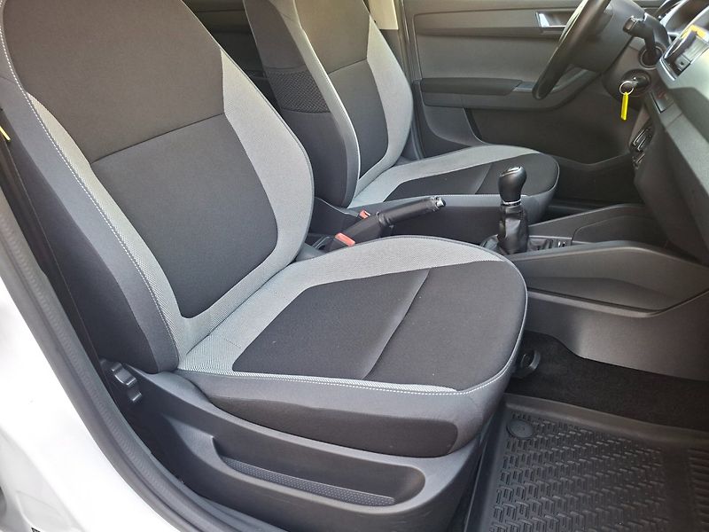 Škoda Fabia (2015) 1.2TSI 66kW -1.MAJITEL - fotka 21 z 42