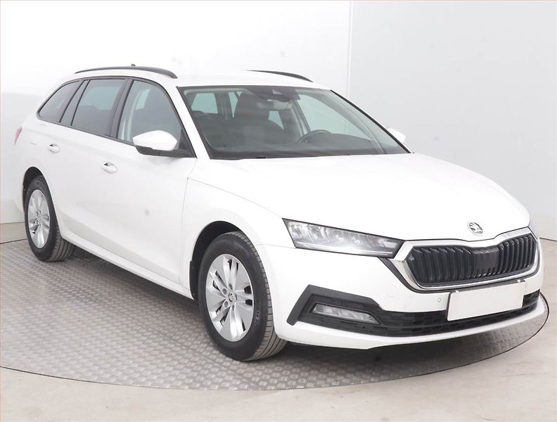 Škoda Octavia (2022) Ambition 2.0 TDI, ČR,1.maj - fotografie inzerátu