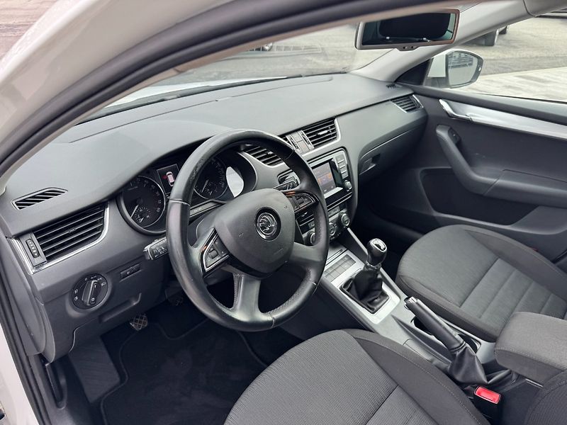 Škoda Octavia (2014) Elegance 1.6 TDI 4x4 77kW - fotka 11 z 33