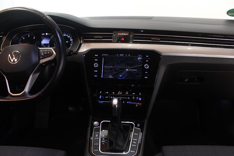 Volkswagen Passat (2021) 2.0TDI DSG LED Nez.Topení - fotka 26 z 36