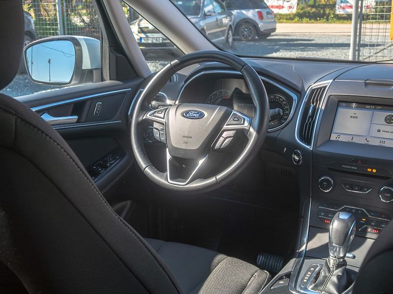 Ford S-MAX (2017) ČR 2.0D 110KW 1maj – NAVIGACE - fotka 15 z 53