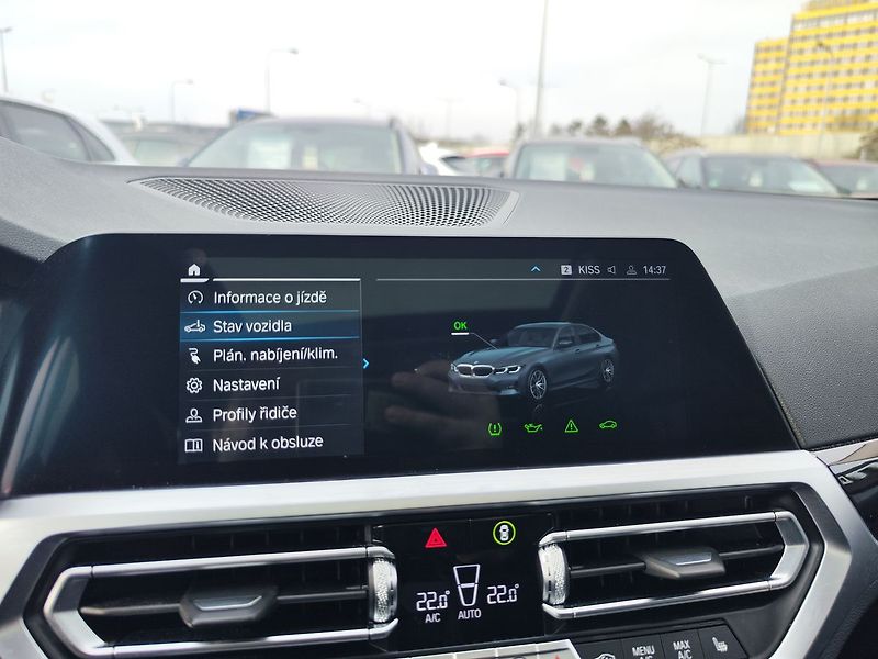 BMW Řada 3 330e 2.0/215kW Sportline PHEV - fotka 25 z 38