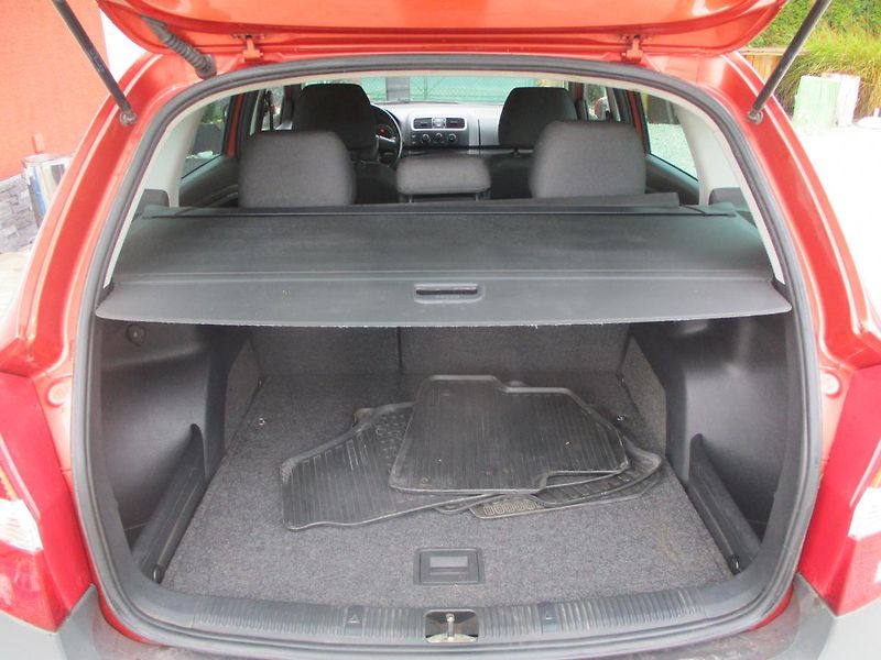 Škoda Fabia 1.6i SCOUT - fotka 13 z 32