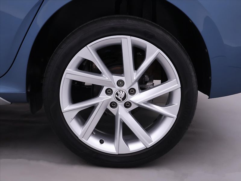 Škoda Kamiq 1.0 TSI 81kW DSG CZ Style DPH - fotka 26 z 33