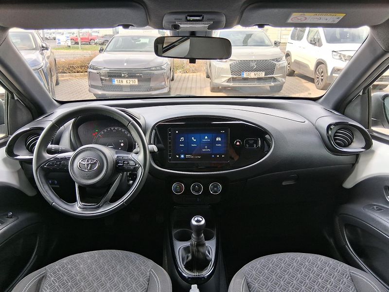 Toyota Aygo X STYLE 1.0 VVT-i 53 kW - fotka 2 z 21