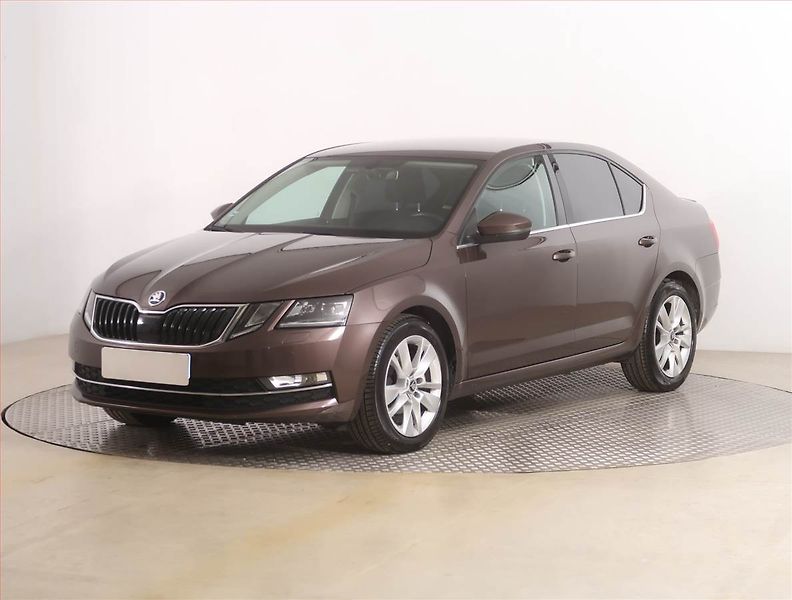Škoda Octavia (2017) 1.6 TDI, Serv.kniha, Tempomat - fotka 2 z 18