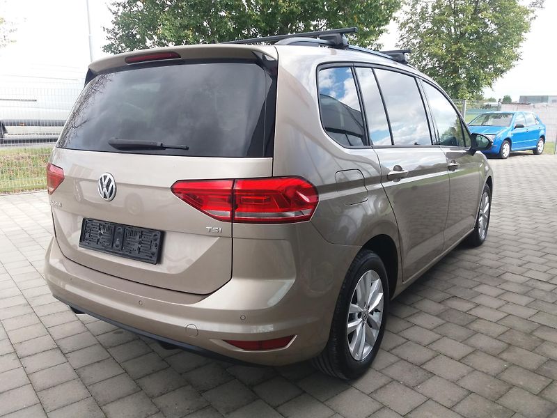 Volkswagen Touran 1.2TSi,81kW,7.MÍST,KAMER.VÝHŘE - fotka 5 z 28
