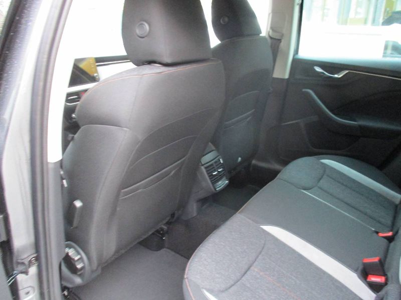 Škoda Kamiq Top Selection 1,0TSI 85kW DSG/ - fotka 11 z 13