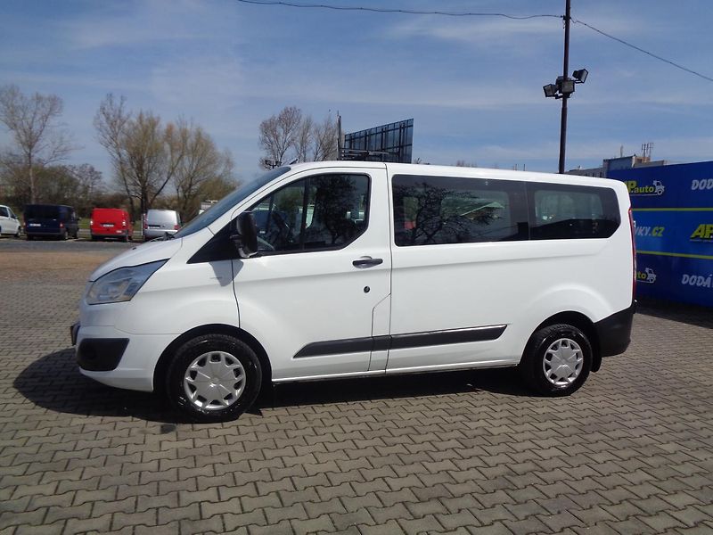 Ford Transit Custom 2,0 TDCI  L1H1 8MÍST BUS KLIMA - fotka 6 z 41