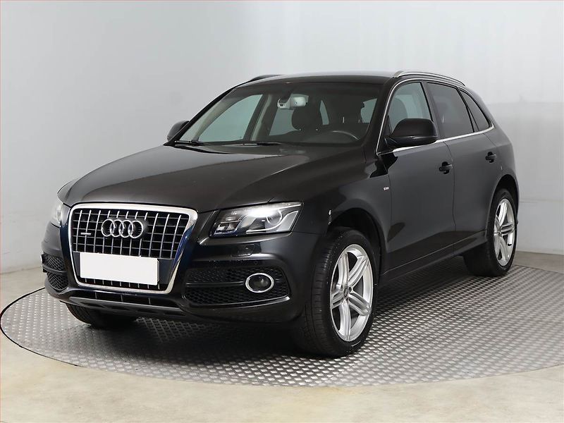 Audi Q5 (2008) 2.0 TDI, 4X4, Serv.kniha - fotka 2 z 17
