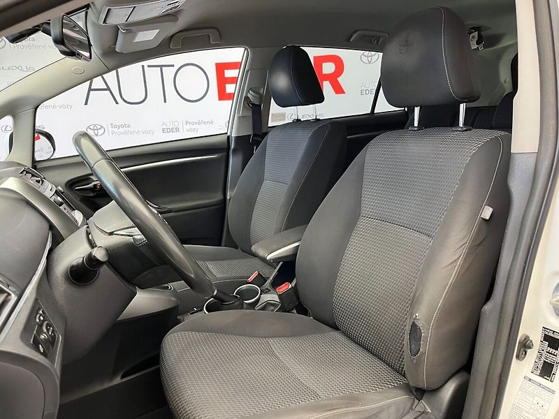 Toyota Verso 1.8 Valvematic Active - fotka 10 z 24