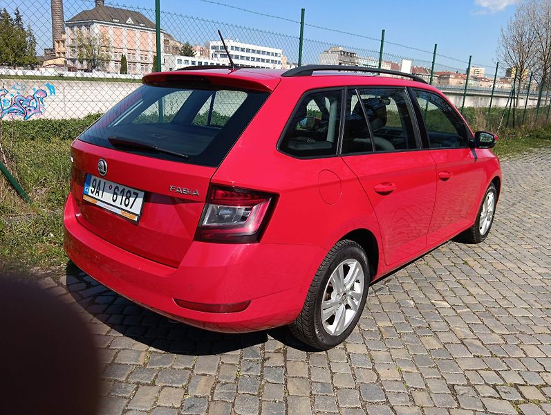 Škoda Fabia (2019) 1.0 81kW, Led, klima - fotka 6 z 31