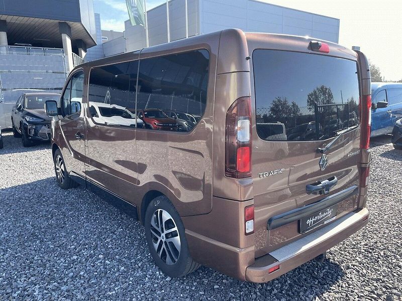 Renault Trafic (2018) 1.6 dCi,SpaceClass,7Míst,107kW - fotka 3 z 47