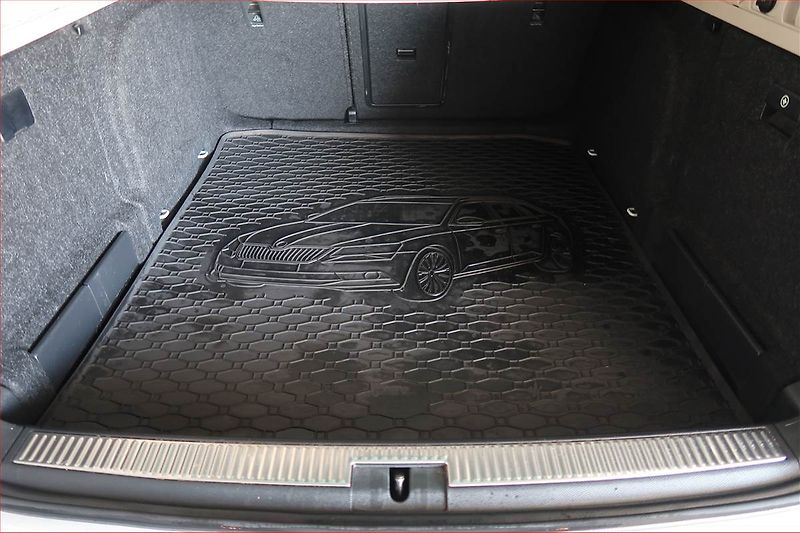 Škoda Superb (2017) Style 2.0 TDI, Kůže, Navi - fotka 14 z 17
