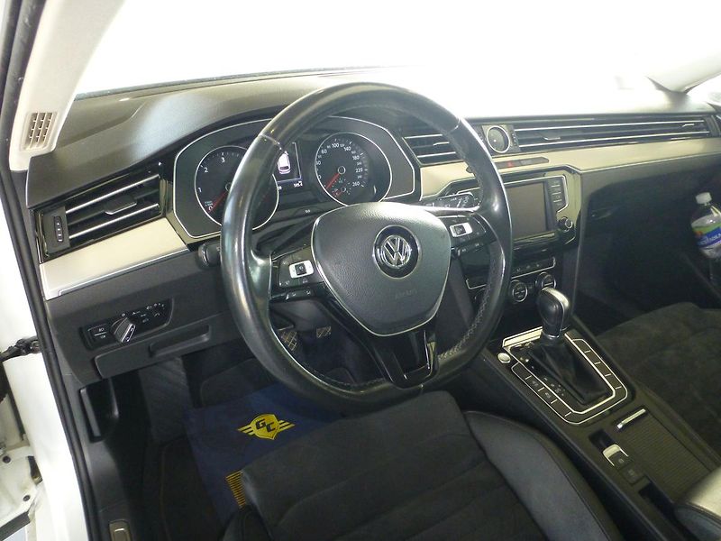 Volkswagen Passat (2017) 2,0TDI-140KW-KŮŽE*VYHŘ.SEDADLA - fotka 10 z 24