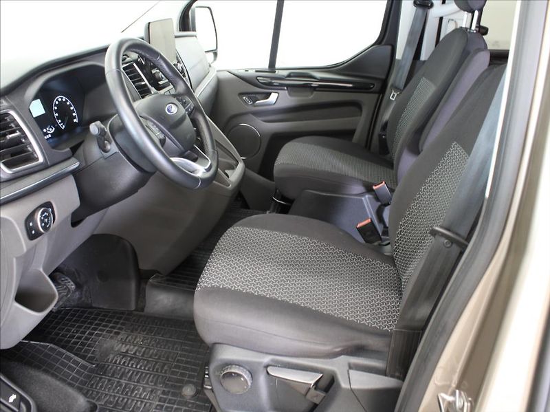 Ford Tourneo Custom 2,0 EB 136kW AT L1 27 520km! Č - fotka 6 z 17
