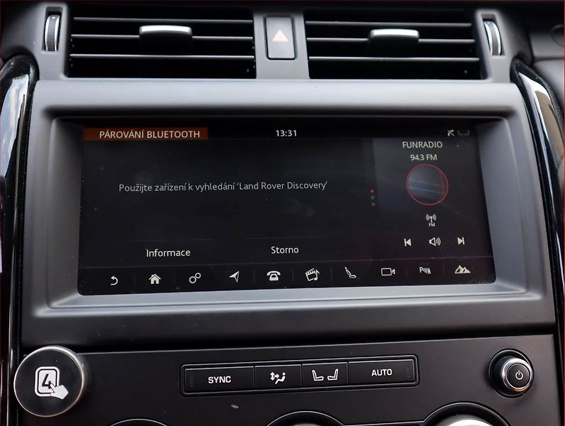 Land Rover Discovery (2018) 2.0 Si4 - fotka 20 z 21
